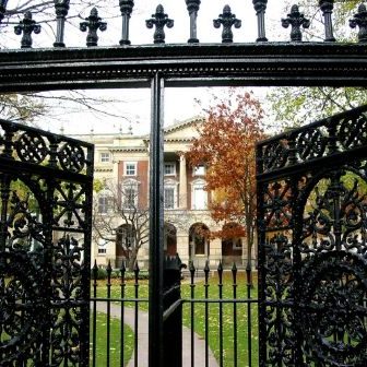 5 Reasons Why Wrought Iron Gates Are Sought After by Owners of Luxury Homes 5 Reasons Why Wrought Iron Gates Are Sought After by Owners of Luxury Homes