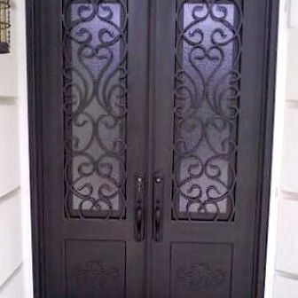 4 Reasons to Buy Your Iron Door From a Showroom Instead of the Internet